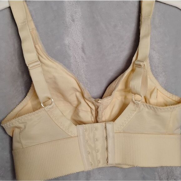 Mastectomy Bra One Of Many - Picture 2 of 3